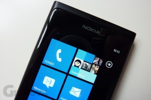 Nokia Lumia 800 detalle 800x533